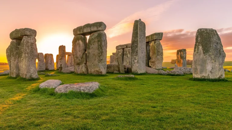 Nos Caminhos de “Rei Arthur e os Cavaleiros da Távola Redonda”: Roteiro Épico pela Inglaterra Medieval